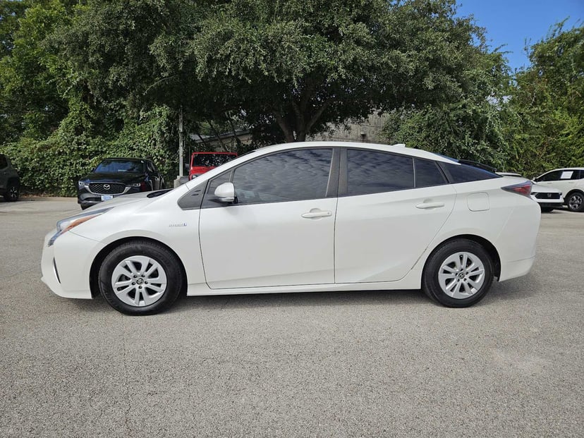 2016 Toyota Prius - Image 2