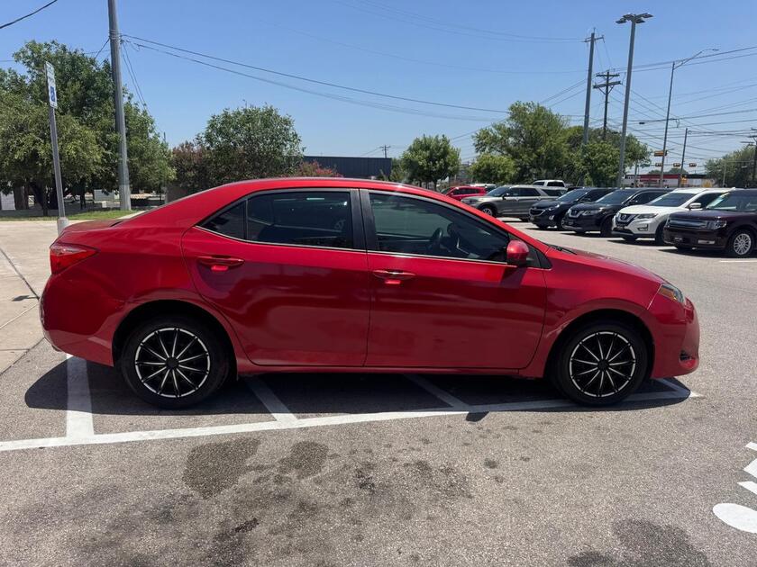 2018 Toyota Corolla - Image 2