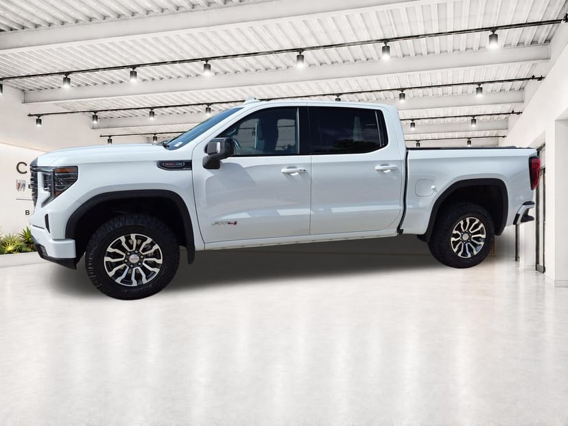 2023 GMC Sierra 1500 - Image 2