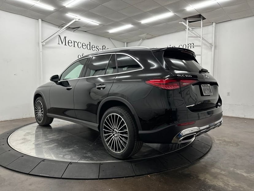 2026 Mercedes-Benz GLC - Image 2