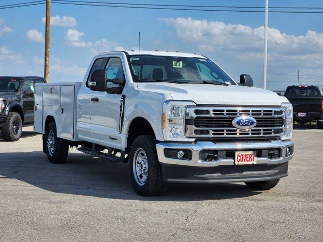 2026 Ford F-350 - Image 2