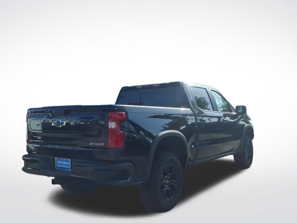 2026 Chevrolet Silverado 1500 - Image 3