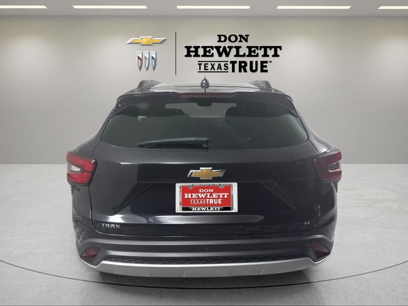 2024 Chevrolet Trax - Image 2
