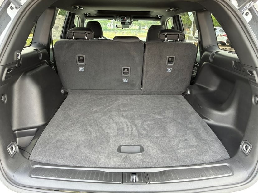 2026 Jeep Grand Cherokee Laredo - Image 3