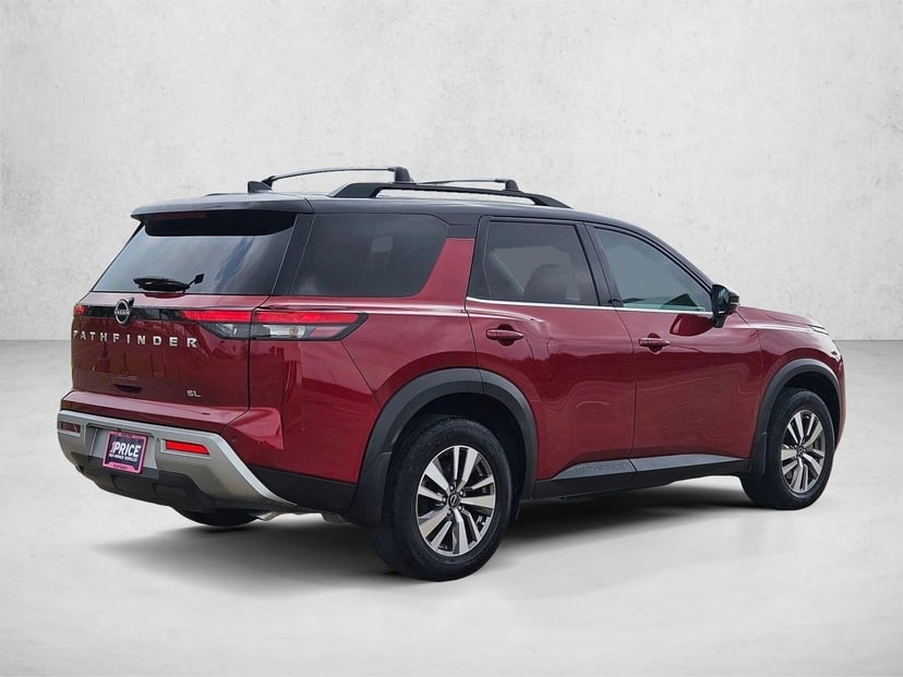 2022 Nissan Pathfinder - Image 3