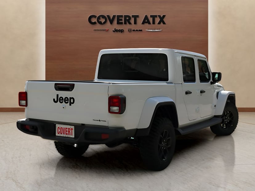 2026 Jeep Gladiator - Image 3