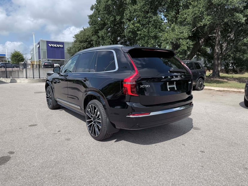 2026 Volvo XC90 - Image 2