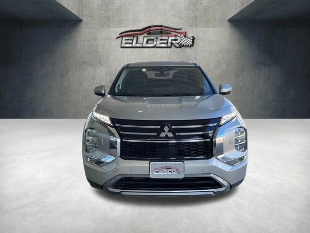 2026 Mitsubishi Outlander - Image 2