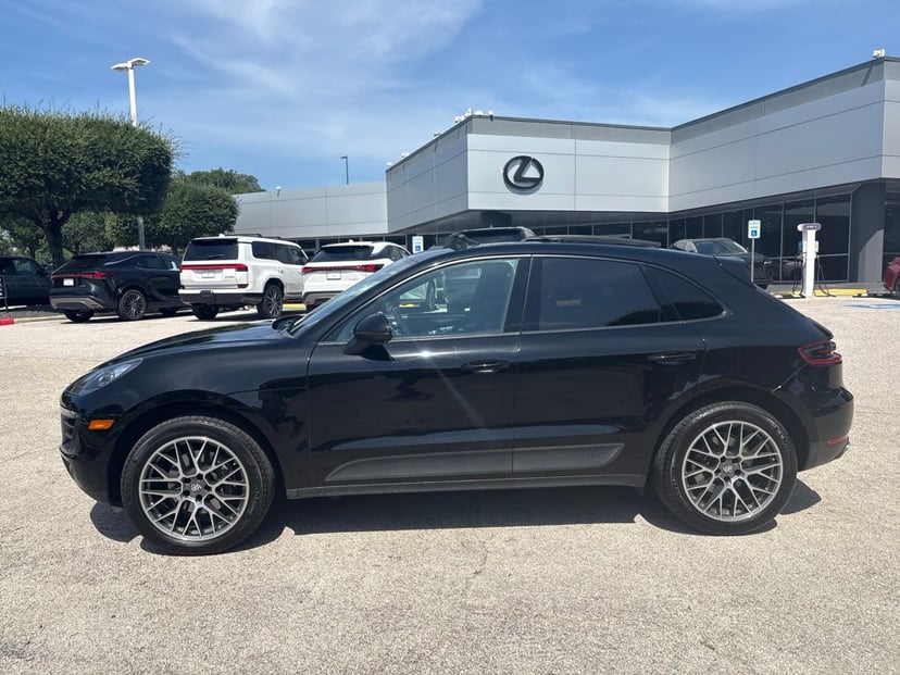 2018 Porsche Macan - Image 1