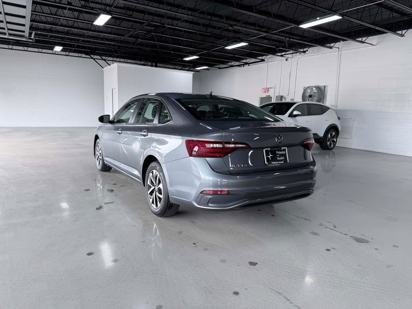 2024 Volkswagen Jetta - Image 3
