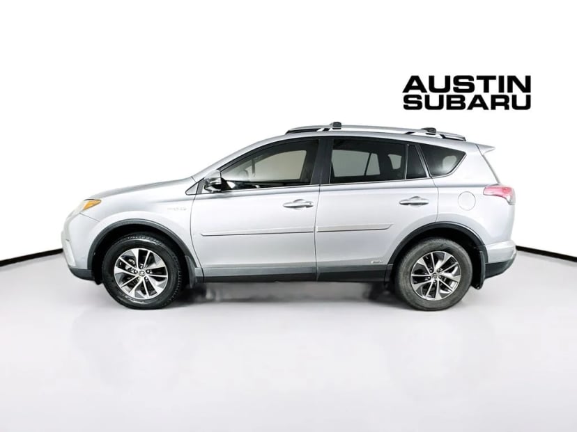 2018 Toyota RAV4 - Image 3