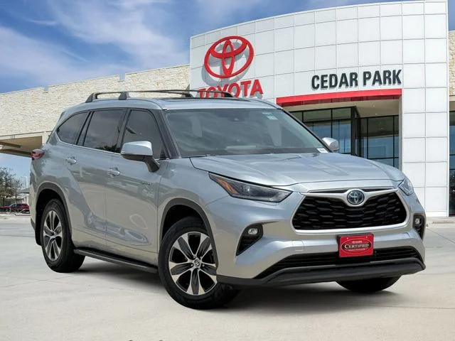 2021 Toyota Highlander - Image 1