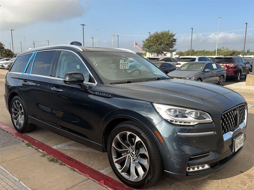 2022 Lincoln Aviator - Image 1