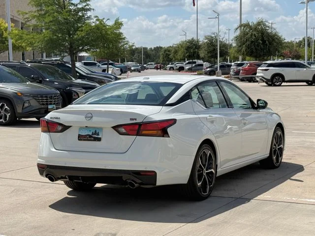 2024 Nissan Altima - Image 2