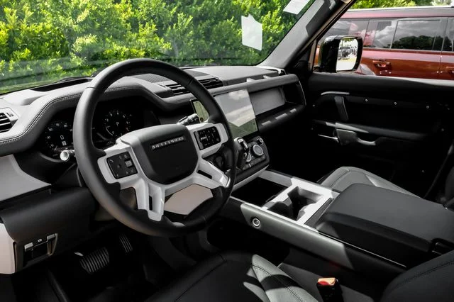 2026 Land Rover Defender - Image 3