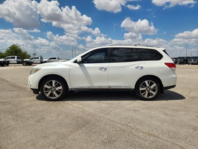 2016 Nissan Pathfinder - Image 2