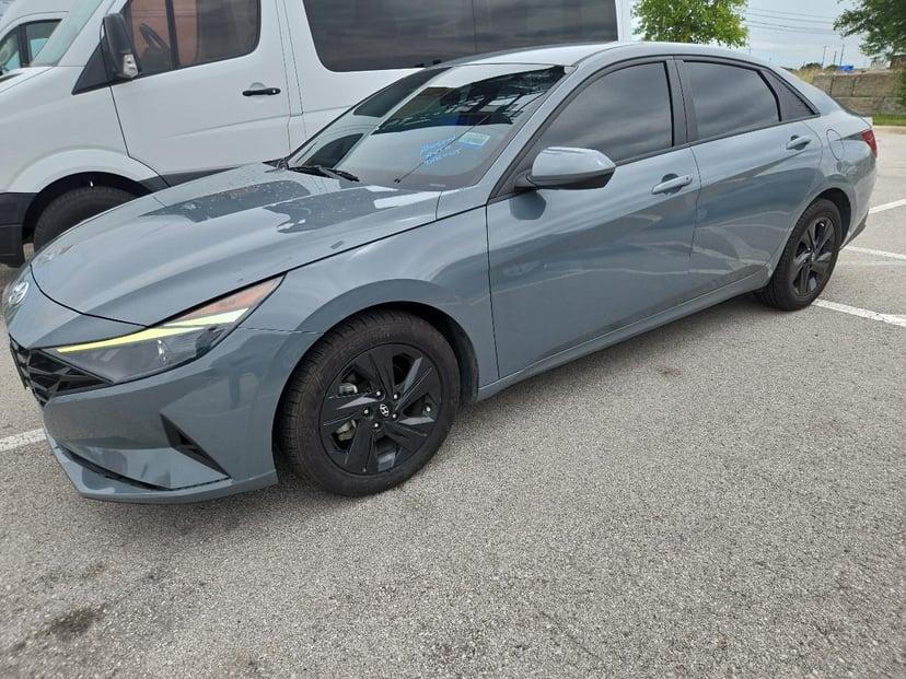 2022 Hyundai Elantra - Image 3
