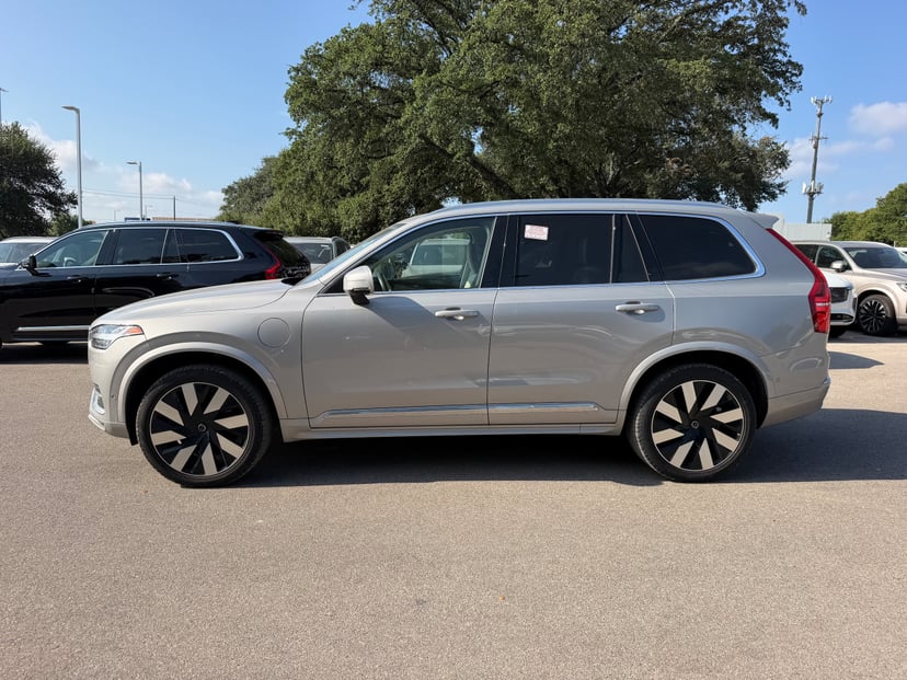 2025 Volvo XC90 - Image 1