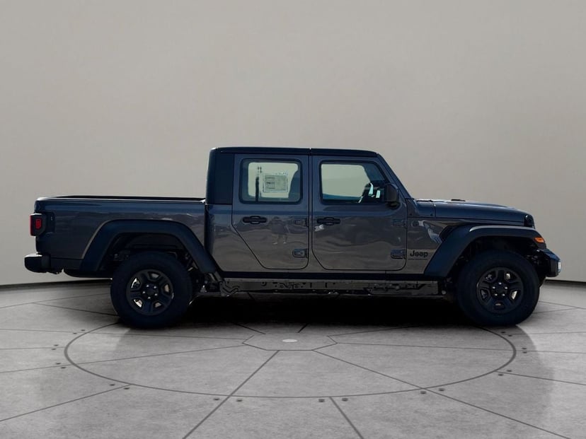 2026 Jeep Gladiator - Image 3