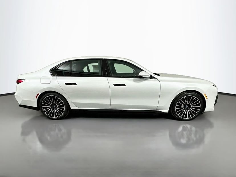 2026 BMW 7 Series - Image 3