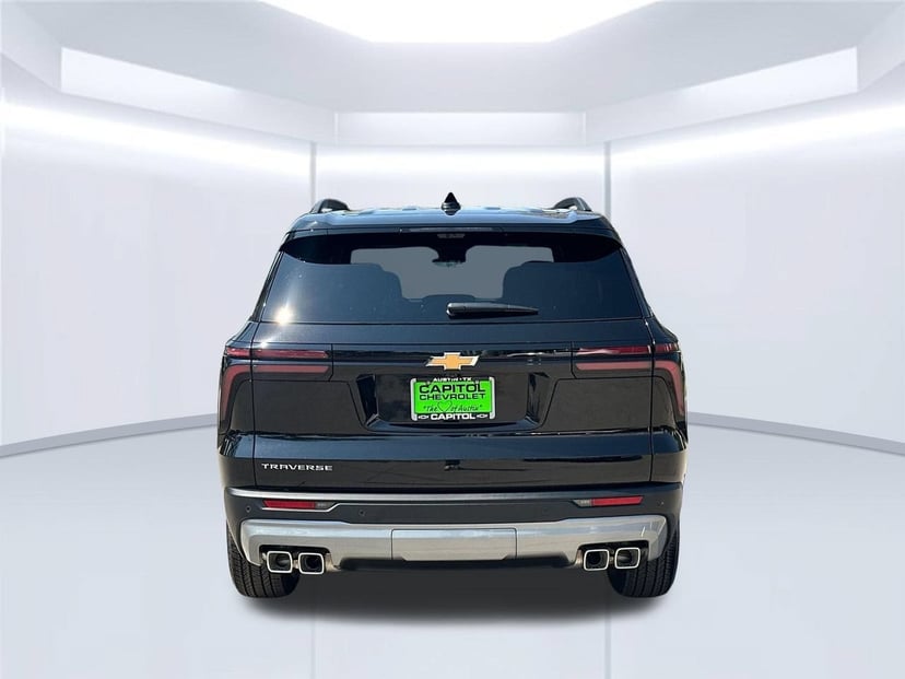2027 Chevrolet Traverse - Image 3