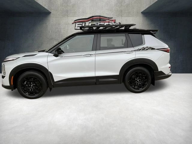 2026 Mitsubishi Outlander - Image 2
