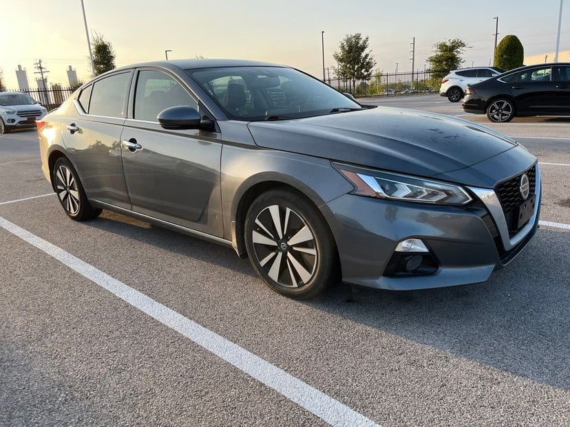 2020 Nissan Altima - Image 1