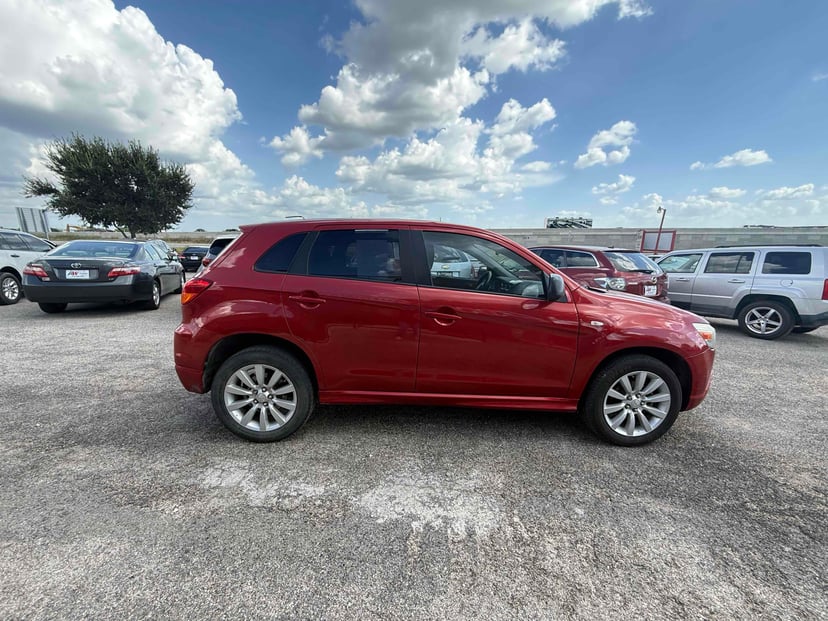 2011 Mitsubishi Outlander Sport - Image 1