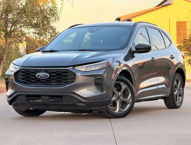 2023 Ford Escape - Image 1
