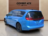 2027 Chrysler Pacifica - Preview 3
