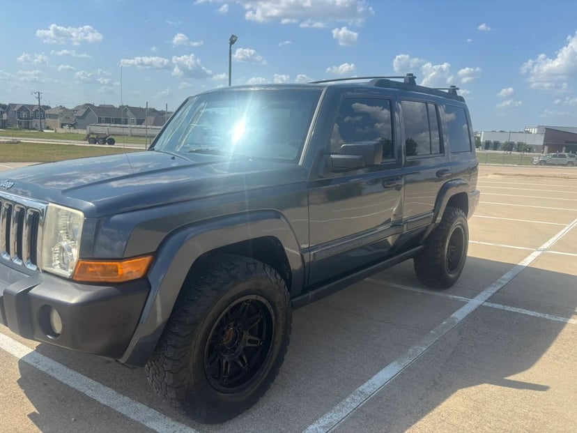 2007 Jeep Commander - Image 1