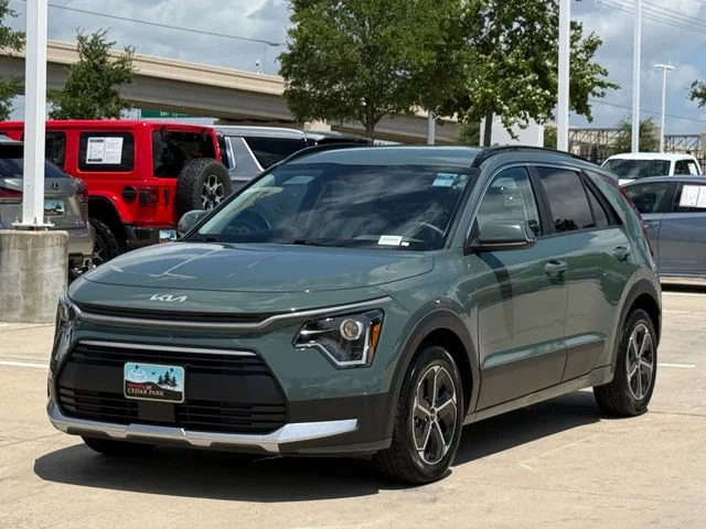 2023 Kia Niro - Image 3