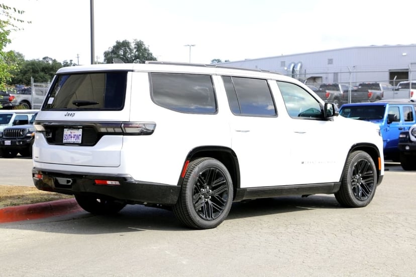 2026 Jeep Grand Wagoneer - Image 2