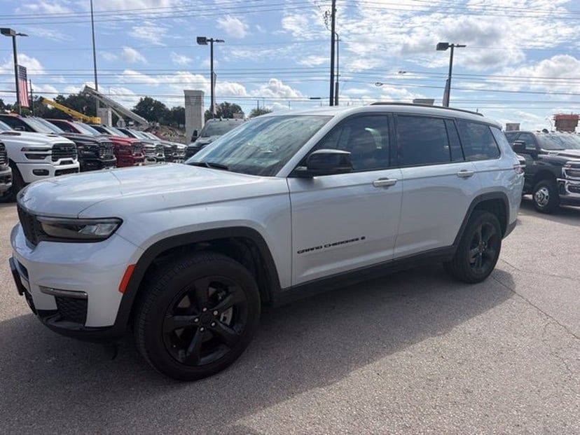 2023 Jeep Grand Cherokee L - Image 1
