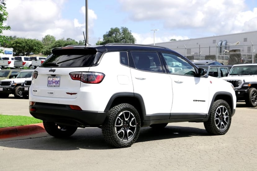 2026 Jeep Compass - Image 3