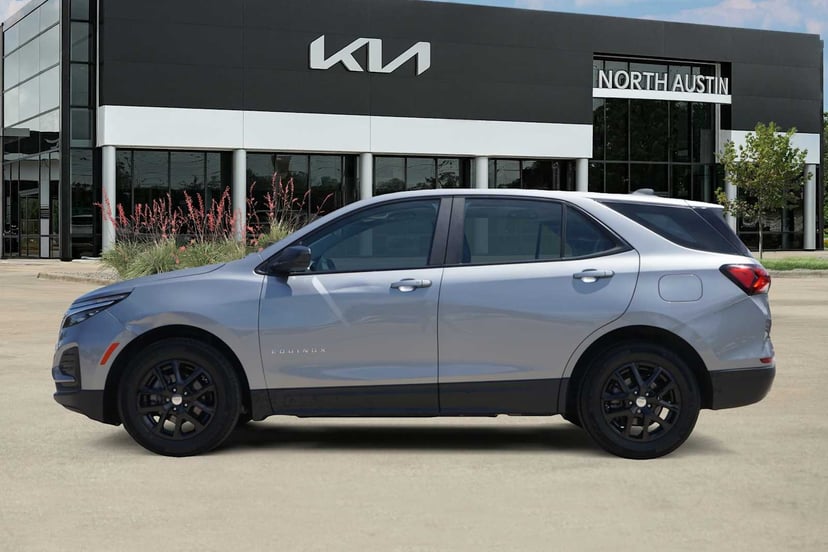 2024 Chevrolet Equinox - Image 2