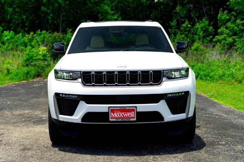 2026 Jeep Grand Cherokee L - Image 3