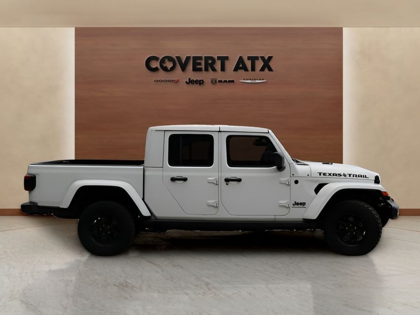 2025 Jeep Gladiator - Image 3