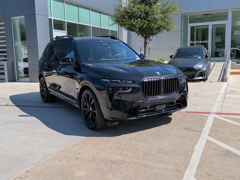 2024 BMW X7 - Image 1