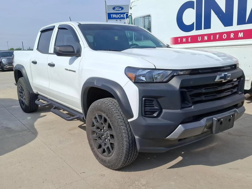 2023 Chevrolet Colorado - Image 2