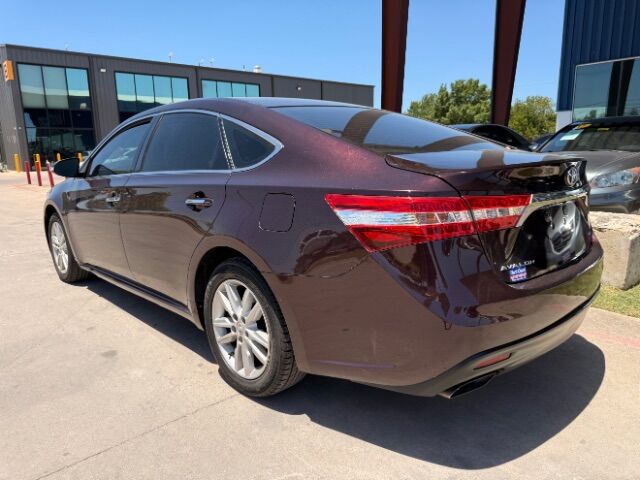 2014 Toyota Avalon - Image 2