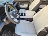 2025 Land Rover Defender - Preview 13