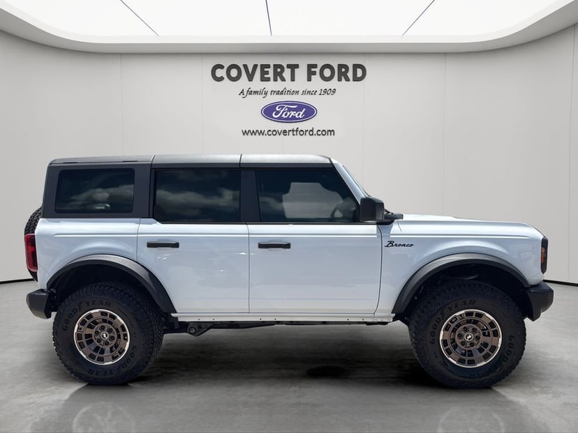 2026 Ford Bronco - Image 3