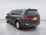 2023 Chrysler Pacifica - Preview 3