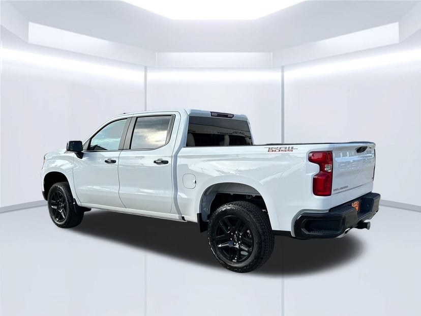 2026 Chevrolet Silverado 1500 - Image 2