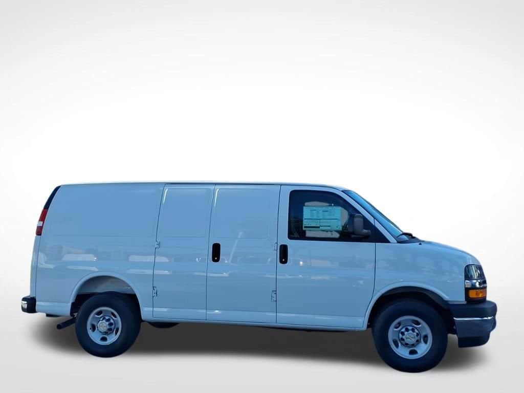 2026 Chevrolet Express Cargo - Image 1