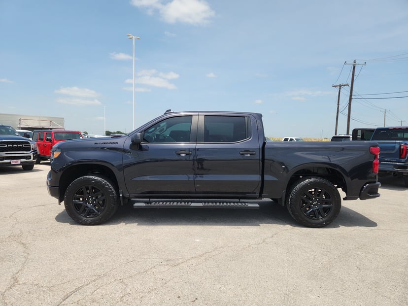 2023 Chevrolet Silverado - Image 2