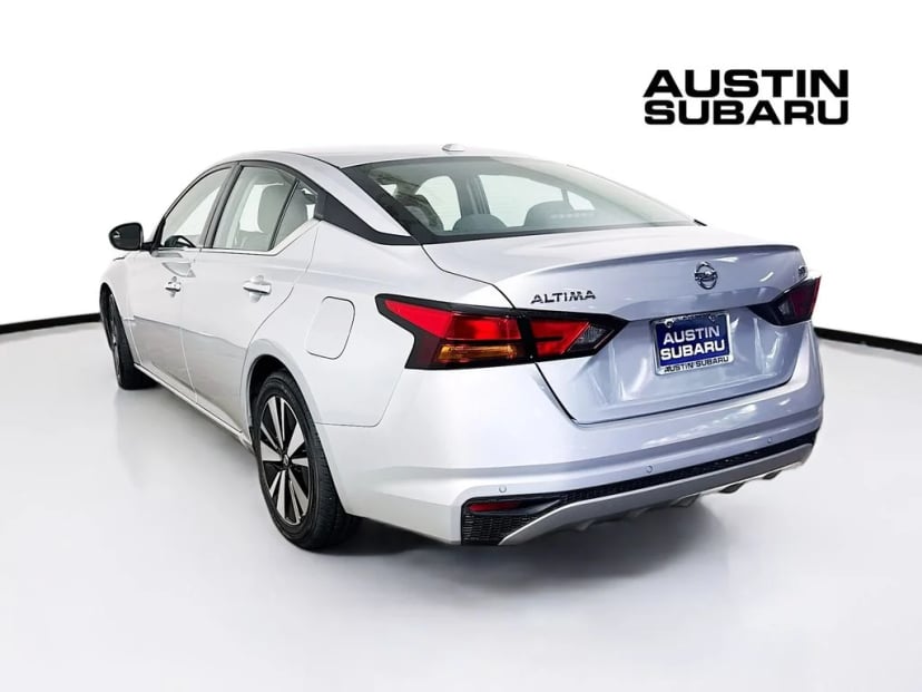 2022 Nissan Altima - Image 3