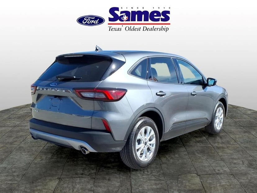 2026 Ford Escape - Image 3