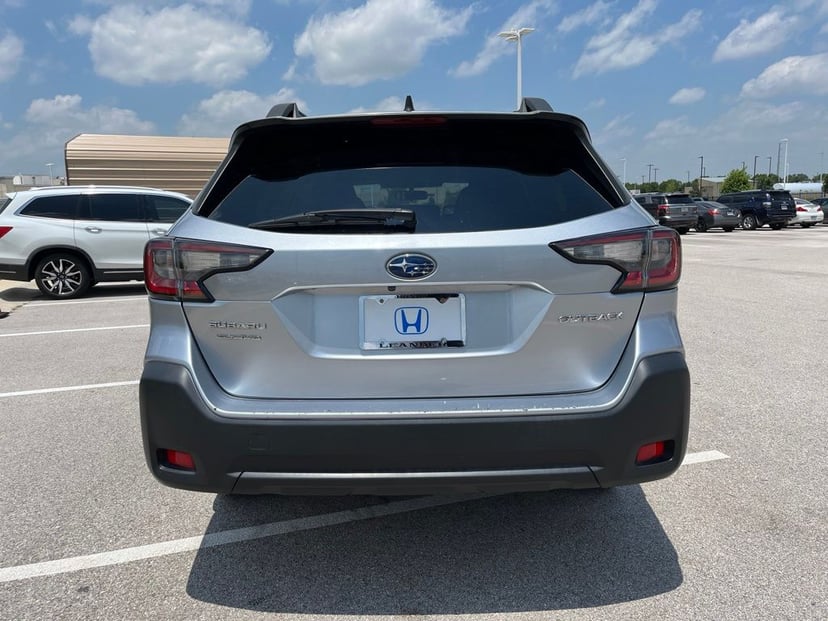 2023 Subaru Outback - Image 3